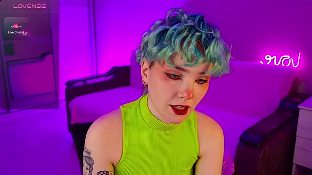 Snapshot of School_Love chatting on December 2024 04:15:01 PM School Love online show from December 2024 04:15:01 PM