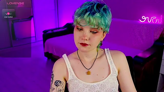 Snapshot of School_Love chatting on December 2024 04:19:02 PM School Love online show from December 2024 04:19:02 PM