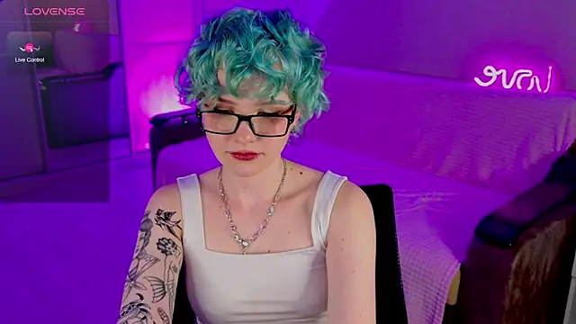 Snapshot of School_Love chatting on February 2025 04:13:02 PM School Love online show from February 2025 04:13:02 PM