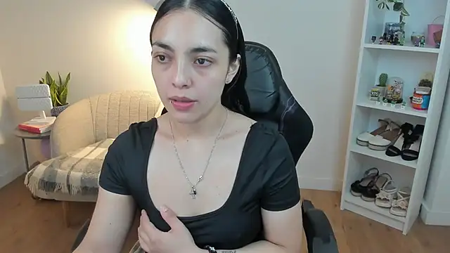  BellaEvans  online show from April 2026 05:14:01 AM