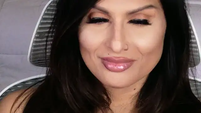 xprettysmilex online show from May 2026 04:48:01 PM