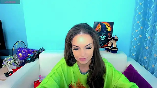 LindaaLu online show from November 2025 04:23:02 AM