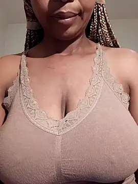 Snapshot of realsquirter chatting on February 2025 07:52:01 PM realsquirter online show from February 2025 07:52:01 PM