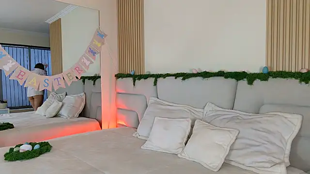 Zoe Benson online show from April 2026 12:06:02 PM