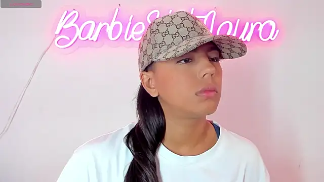 BarbieHotLaura online show from March 2025 06:42:01 PM