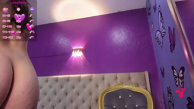 Snapshot of LittleCheerry chatting on March 2025 09:10:02 AM LittleCheerry online show from March 2025 09:10:02 AM