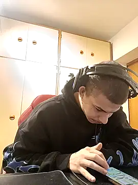 BigDickEnrg7195 online show from February 2025 10:22:02 PM