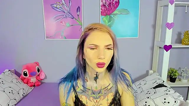 Snapshot of AnneTenet chatting on December 2024 04:09:02 AM AnneTenet online show from December 2024 04:09:02 AM