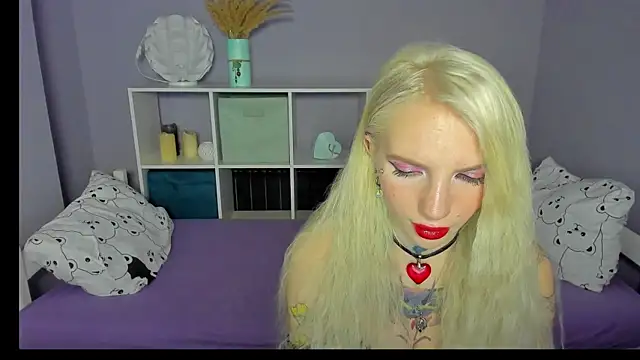 Snapshot of AnneTenet chatting on February 2025 10:28:01 AM AnneTenet online show from February 2025 10:28:01 AM