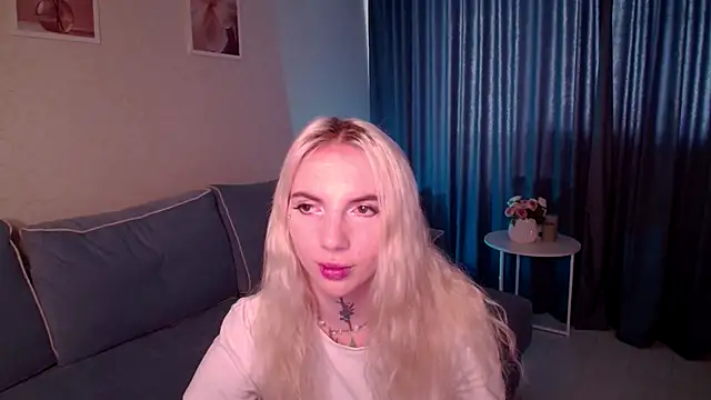 Snapshot of AnneTenet chatting on September 2025 09:22:02 AM AnneTenet online show from September 2025 09:22:02 AM