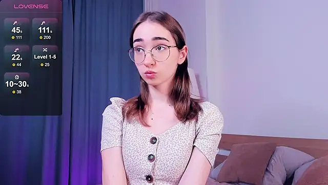 PollyBeev online show from January 2025 11:06:01 AM