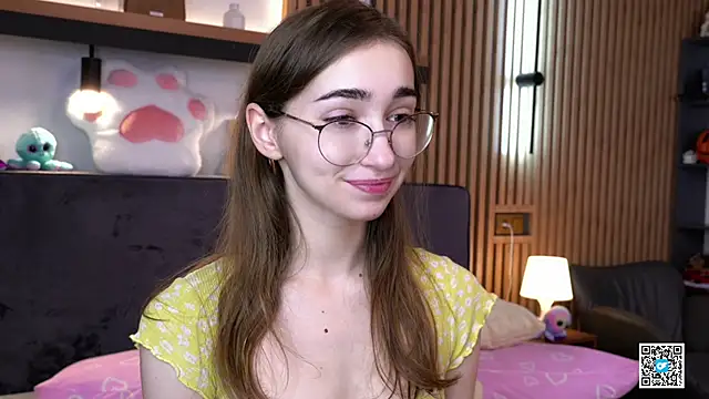 PollyBeev online show from November 2025 06:46:01 AM