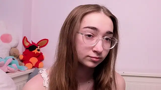 Snapshot of PollyBeev chatting on June 2026 07:24:01 AM PollyBeev online show from June 2026 07:24:01 AM