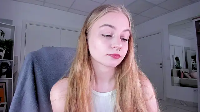 MiaMews online show from February 2026 11:08:01 PM