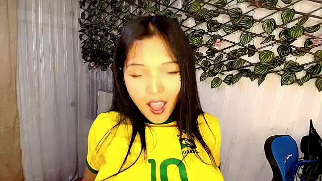 Snapshot of MOMMYJEVAA chatting on March 2025 01:20:01 PM MOMMYJEVAA online show from March 2025 01:20:01 PM