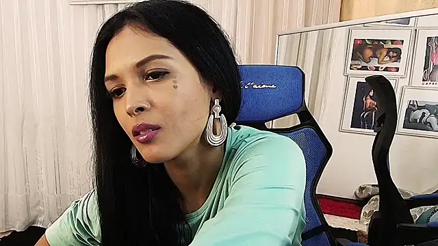 Snapshot of MOMMYJEVAA chatting on November 2025 08:54:02 PM MOMMYJEVAA online show from November 2025 08:54:02 PM