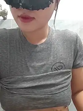 Snapshot of girldam95 chatting on July 2026 04:05:01 AM girldam95 online show from July 2026 04:05:01 AM