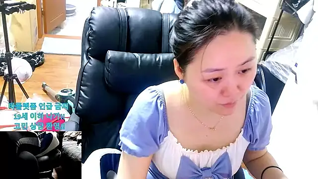 rami0428 online show from April 2026 01:31:01 PM