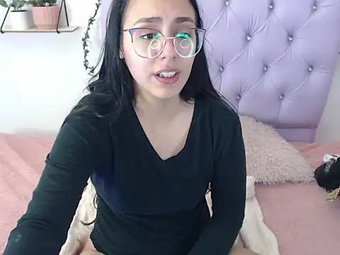 Snapshot of Freyja_01 chatting on September 2025 03:38:02 AM Freyja 01 online show from September 2025 03:38:02 AM