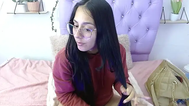 Snapshot of Freyja_01 chatting on September 2025 09:50:01 PM Freyja 01 online show from September 2025 09:50:01 PM