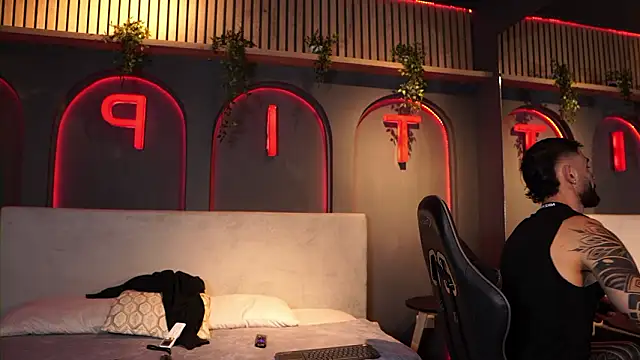 Austin bolt online show from February 2026 03:04:02 AM