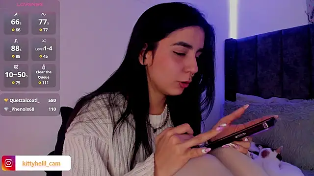 Snapshot of Alice_woodville chatting on February 2025 09:33:02 PM Alice woodville online show from February 2025 09:33:02 PM