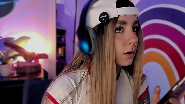 Snapshot of Alice_woodville chatting on September 2025 08:53:02 PM Alice woodville online show from September 2025 08:53:02 PM