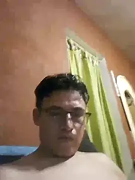 Snapshot of Vickktor chatting on October 2025 11:42:02 PM Vickktor online show from October 2025 11:42:02 PM