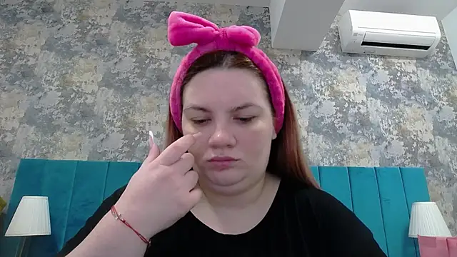 Snapshot of MelanieBrownn chatting on February 2025 06:34:02 AM MelanieBrownn online show from February 2025 06:34:02 AM