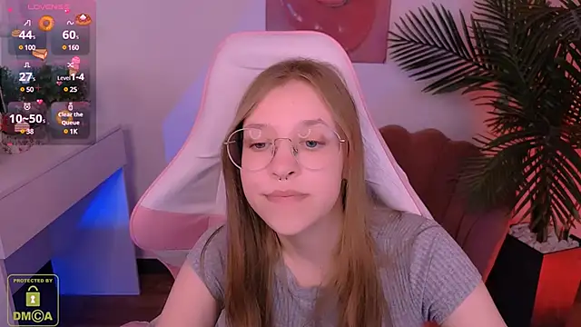 LayriantaVee online show from March 2025 01:27:02 PM