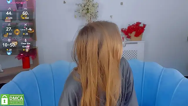 LayriantaVee online show from September 2025 06:18:02 AM