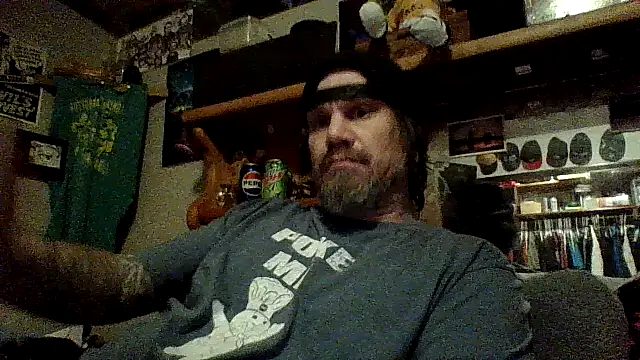 Snapshot of clitstitsandbongrips chatting on December 2024 11:33:01 AM clitstitsandbongrips online show from December 2024 11:33:01 AM