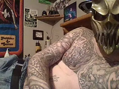 Snapshot of clitstitsandbongrips chatting on February 2025 03:58:01 AM clitstitsandbongrips online show from February 2025 03:58:01 AM