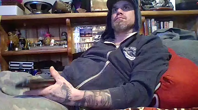 Snapshot of clitstitsandbongrips chatting on February 2025 02:27:02 PM clitstitsandbongrips online show from February 2025 02:27:02 PM