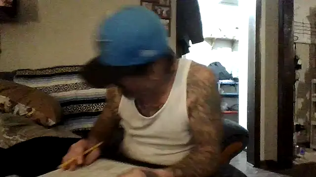 Snapshot of clitstitsandbongrips chatting on October 2025 06:45:02 AM clitstitsandbongrips online show from October 2025 06:45:02 AM