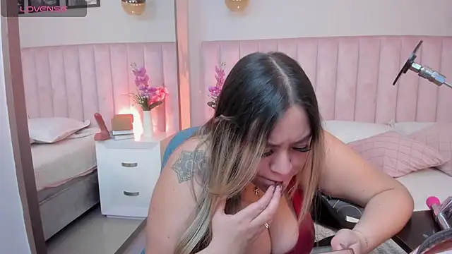 Annie karlsson   online show from October 2025 04:10:01 AM