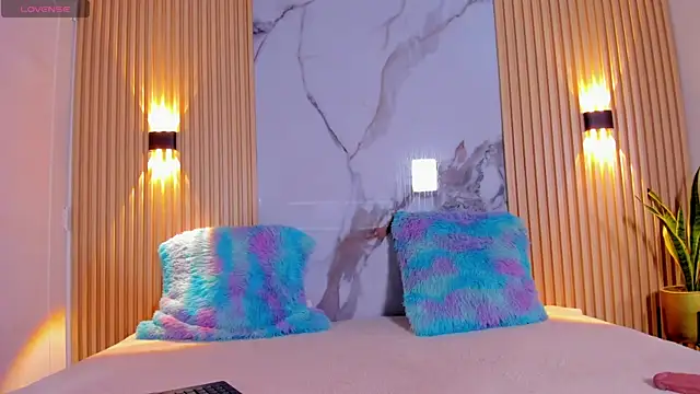 valentina lux online show from September 2025 03:08:01 AM