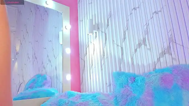 valentina lux online show from October 2025 07:37:01 PM