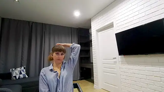 Daniella Lorente online show from July 2026 12:53:02 AM