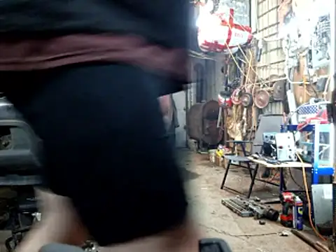 Snapshot of Frankdick01 chatting on December 2025 05:15:02 AM Frankdick01 online show from December 2025 05:15:02 AM