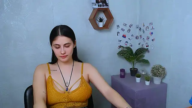 Snapshot of AliceSexyyy_ chatting on October 2025 08:31:01 PM AliceSexyyy online show from October 2025 08:31:01 PM