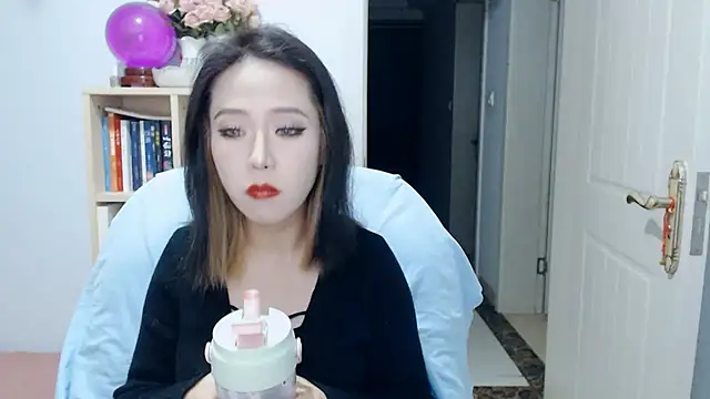 Snapshot of SuSushi728 chatting on May 2026 03:06:01 PM SuSushi728 online show from May 2026 03:06:01 PM