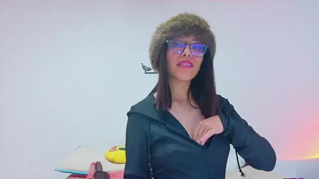  lucysmith online show from November 2025 04:45:02 AM