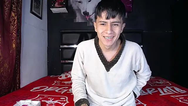 Snapshot of The__Rodriguez chatting on March 2025 01:37:02 AM The Rodriguez online show from March 2025 01:37:02 AM