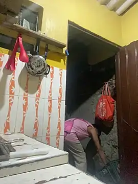 Snapshot of The__Rodriguez chatting on March 2025 03:29:01 AM The Rodriguez online show from March 2025 03:29:01 AM