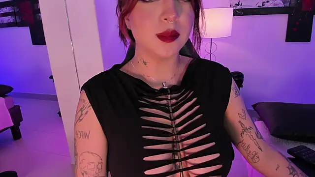 Snapshot of AnnikaMerliahh_ chatting on February 2025 03:21:01 PM AnnikaMerliahh online show from February 2025 03:21:01 PM