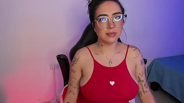Snapshot of AnnikaMerliahh_ chatting on September 2025 04:14:02 AM AnnikaMerliahh online show from September 2025 04:14:02 AM