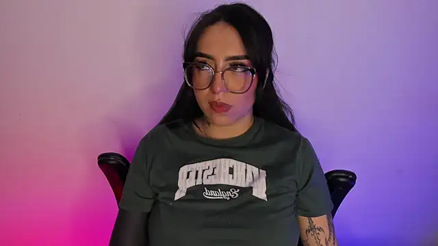 Snapshot of AnnikaMerliahh_ chatting on October 2025 12:53:01 AM AnnikaMerliahh online show from October 2025 12:53:01 AM