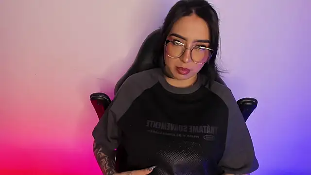 Snapshot of AnnikaMerliahh_ chatting on October 2025 04:13:02 AM AnnikaMerliahh online show from October 2025 04:13:02 AM