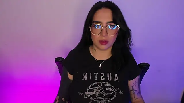 Snapshot of AnnikaMerliahh_ chatting on October 2025 04:12:01 AM AnnikaMerliahh online show from October 2025 04:12:01 AM